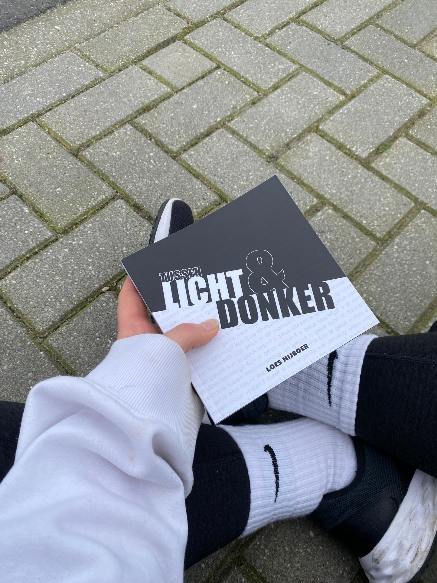 TUSSEN LICHT & DONKER - tweede boek (2024)